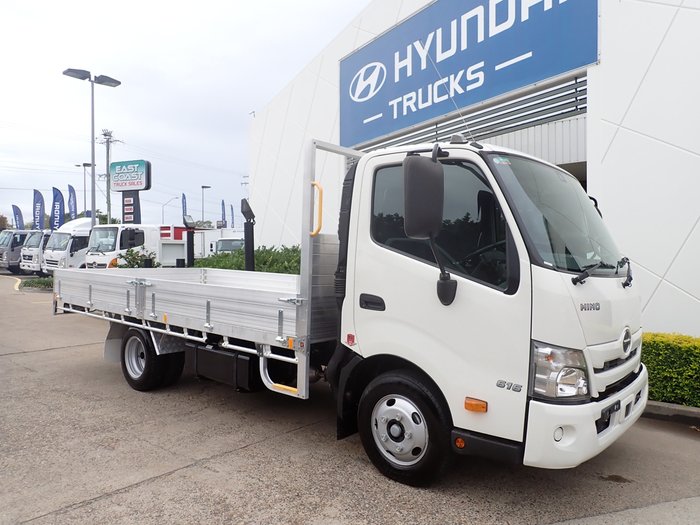 2023 HINO DUTRO 300