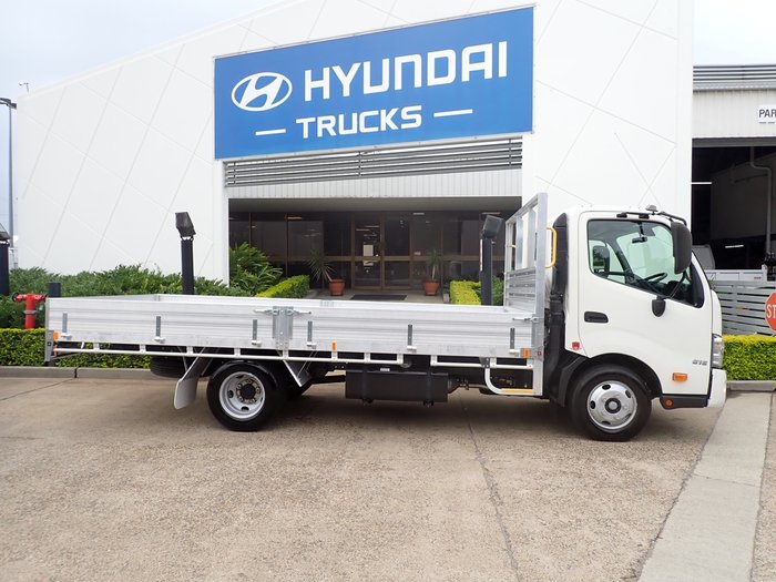 2023 HINO DUTRO 300