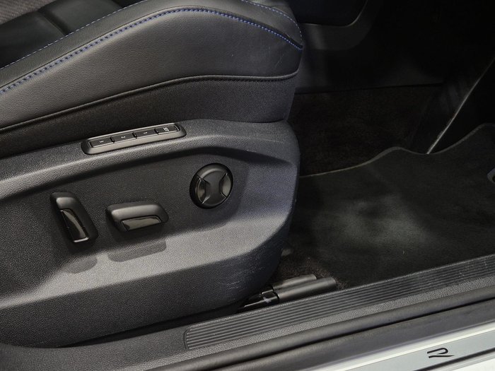 2023 Volkswagen T-Roc R D11 MY23 Four Wheel Drive Pure White