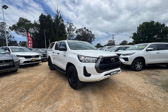 2021 Toyota Hilux SR