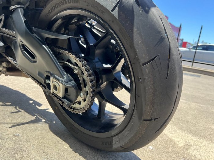 2025 Yamaha YZF-R1 BLACK