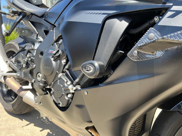 2025 Yamaha YZF-R1 BLACK