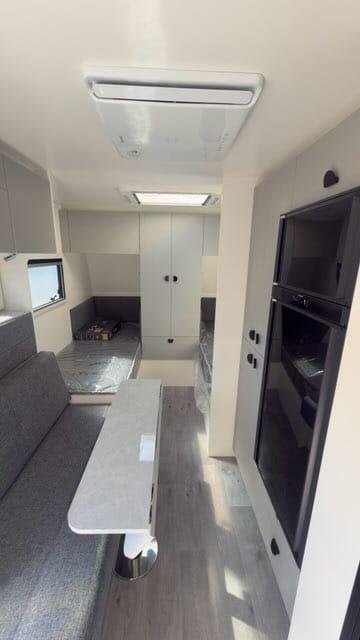 2025 Traveller Destination Track 13 Twin Single