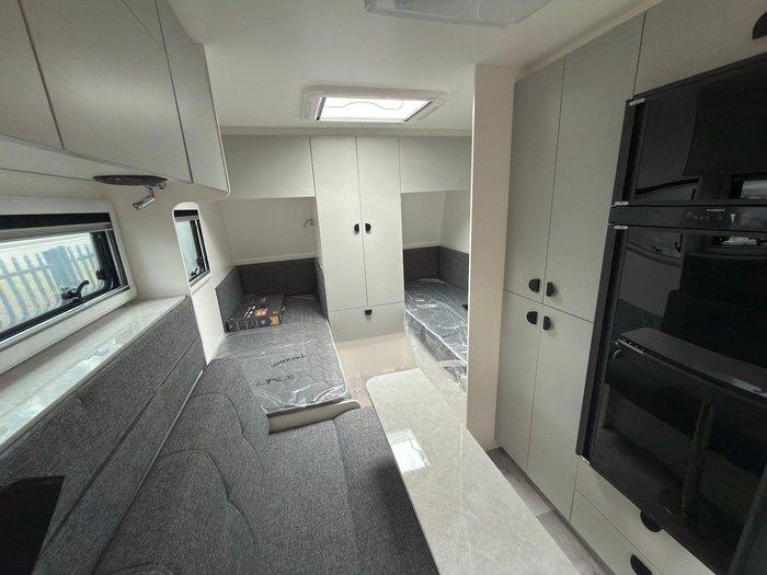 2025 Traveller Destination Track 13 Twin Single