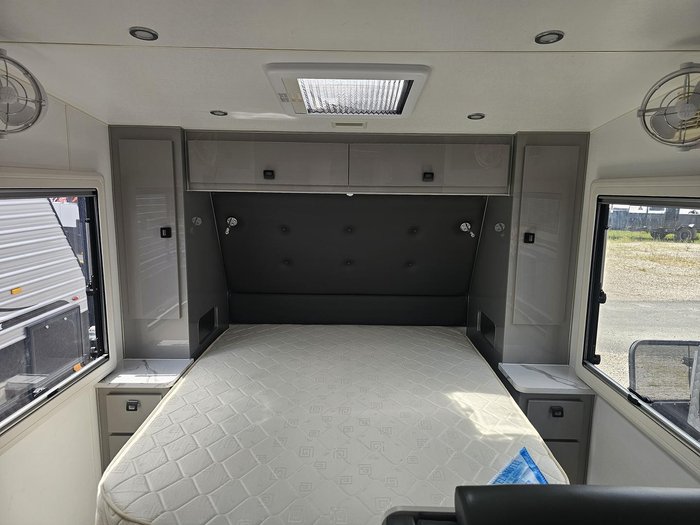 2020 JB Caravans Dirt Road Xtreme 22 Corner Shower