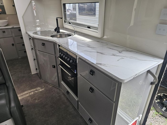 2020 JB Caravans Dirt Road Xtreme 22 Corner Shower