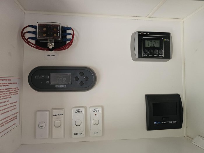 2020 JB Caravans Dirt Road Xtreme 22 Corner Shower