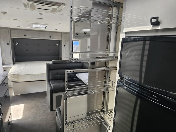 2020 JB Caravans Dirt Road Xtreme 22 Corner Shower