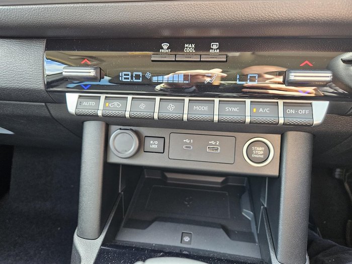 2025 Mitsubishi Triton GLS