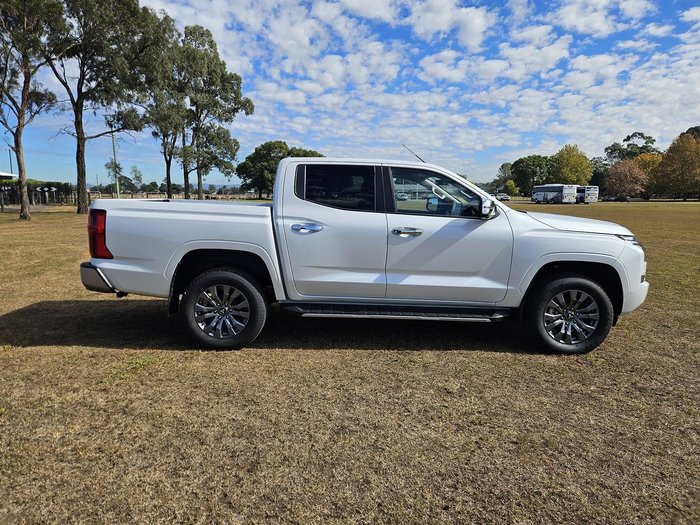 2025 Mitsubishi Triton GLS