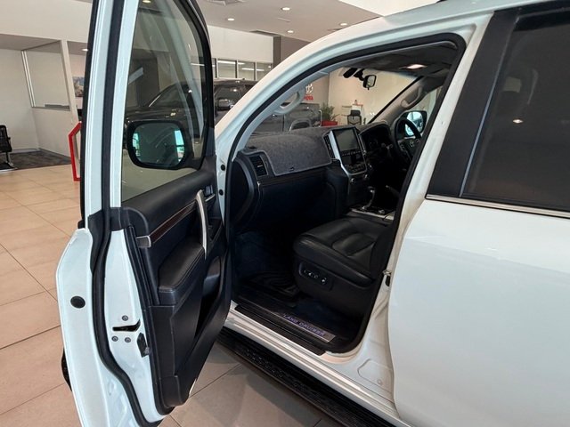 2016 Toyota LANDCRUISER LC200 4.5L T/D A/T VX 7 Seat (Beige Trim)