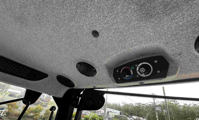 2022 New Holland T4.75S BLUE