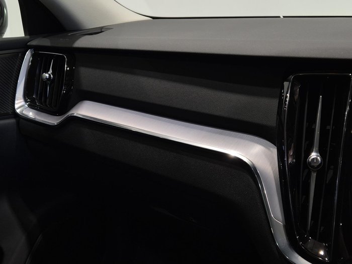 2020 Volvo S60 T5 Momentum MY20 AWD Black