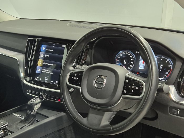 2020 Volvo S60 T5 Momentum