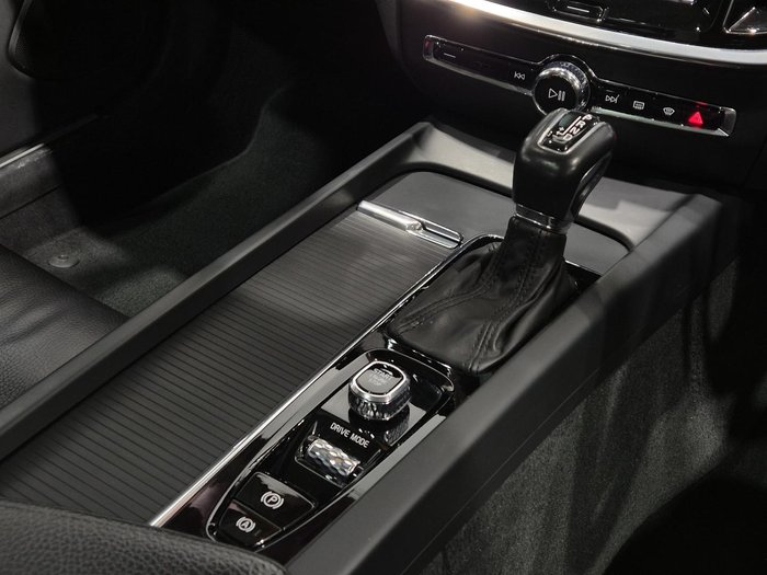 2020 Volvo S60 T5 Momentum