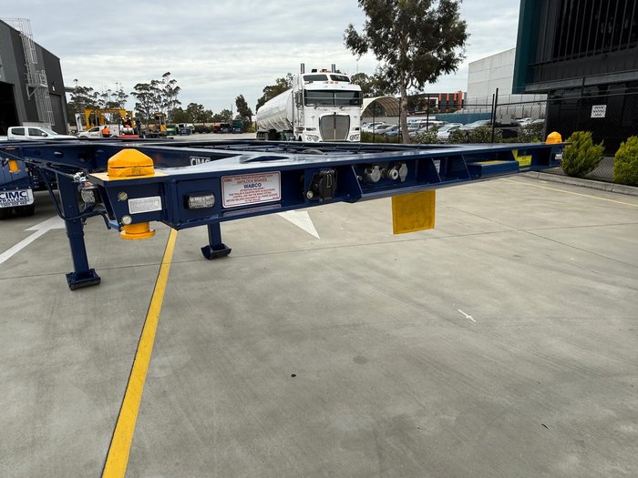 2026 CIMC 40' Skeletal With 3 Way Twist Locks A-Double Compliant