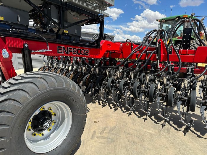 0 SERAFIN ECOSOW SINGLE DISC NARROWFOLD SEEDER WITH BALDAN UNITS USED RED