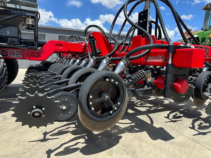 0 SERAFIN ECOSOW SINGLE DISC NARROWFOLD SEEDER WITH BALDAN UNITS USED RED