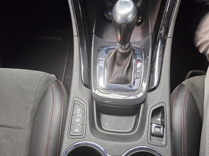 2016 Holden Commodore SV6 Black VF Series II MY16 Slipstream Blue