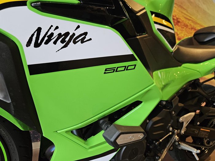 2025 Kawasaki Ninja 500 SE KRT Edition (EX500J) Ninja Green