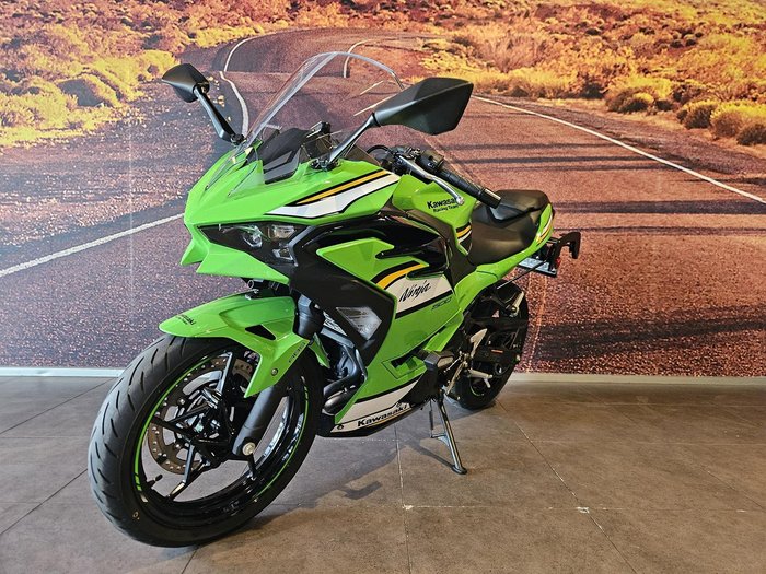 2025 Kawasaki Ninja 500 SE KRT Edition (EX500J) Ninja Green