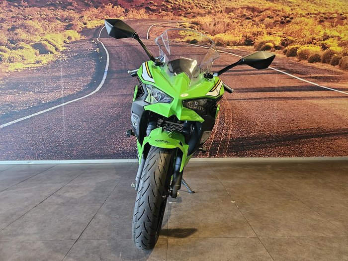 2025 Kawasaki Ninja 500 SE KRT Edition (EX500J) Ninja Green