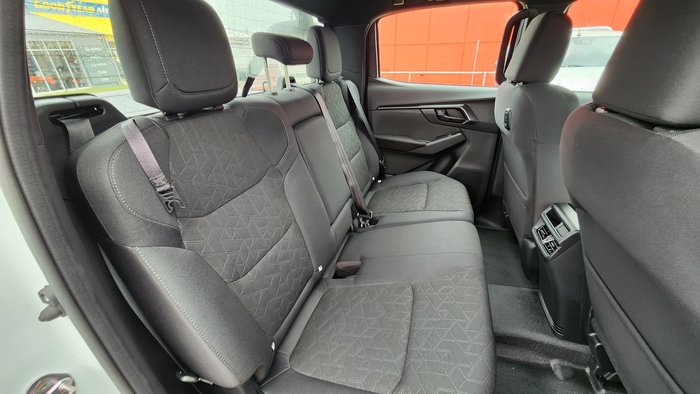 2025 Isuzu D-MAX X-RIDER