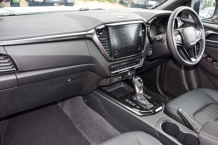 2025 Isuzu D-MAX BLADE