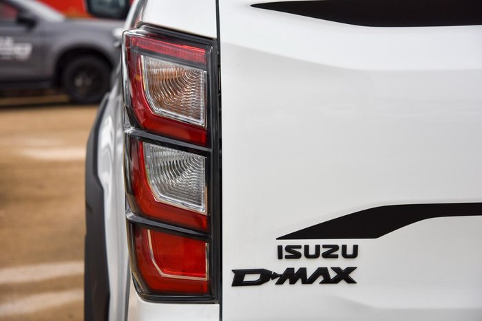 2025 Isuzu D-MAX BLADE