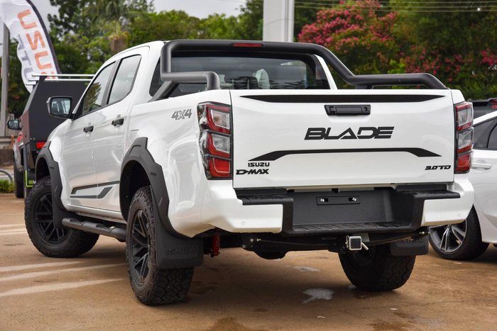 2025 Isuzu D-MAX BLADE