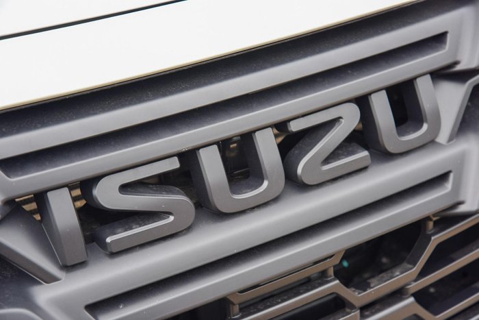 2025 Isuzu D-MAX BLADE