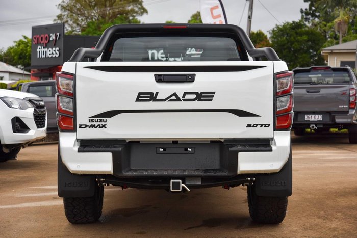 2025 Isuzu D-MAX BLADE
