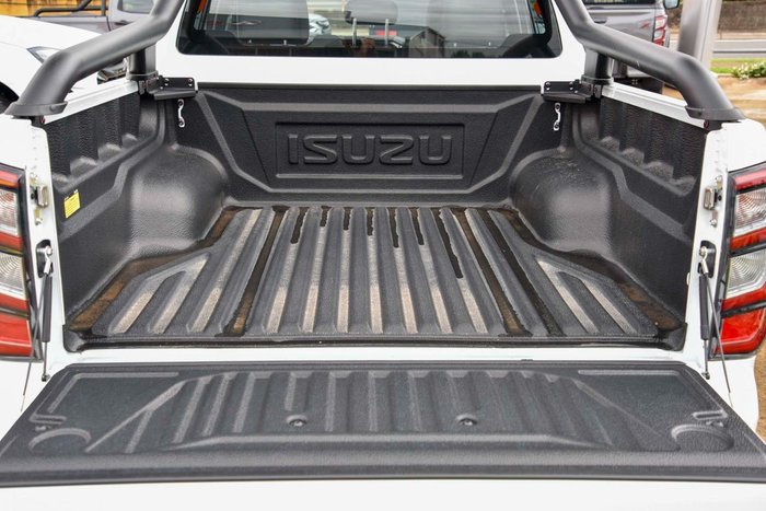 2025 Isuzu D-MAX BLADE