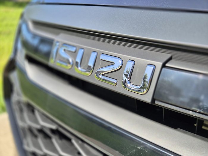2025 Isuzu D-MAX X-RIDER