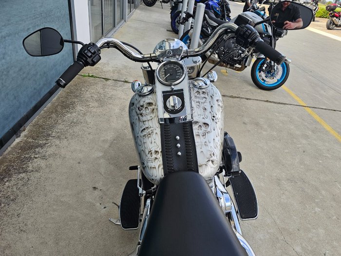 2011 HARLEY-DAVIDSON FLSTF FAT BOY Silver