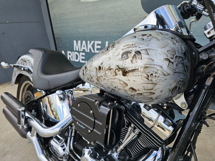 2011 HARLEY-DAVIDSON FLSTF FAT BOY Silver