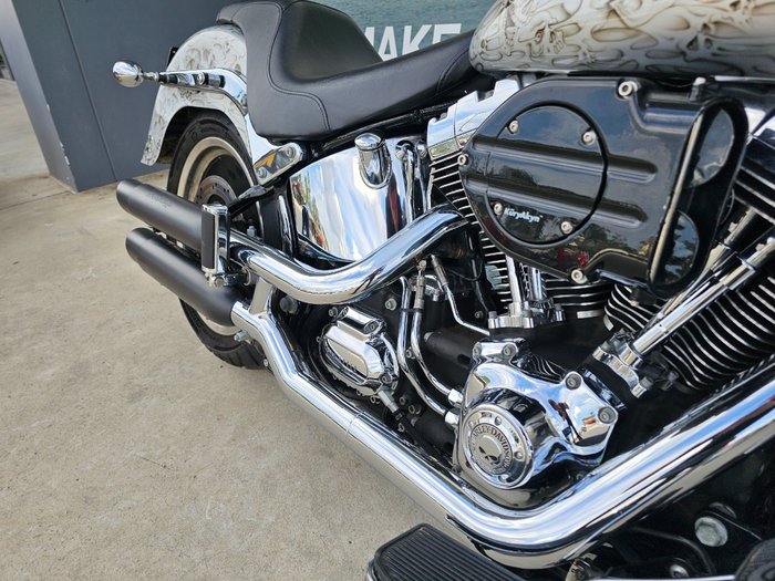 2011 HARLEY-DAVIDSON FLSTF FAT BOY Silver