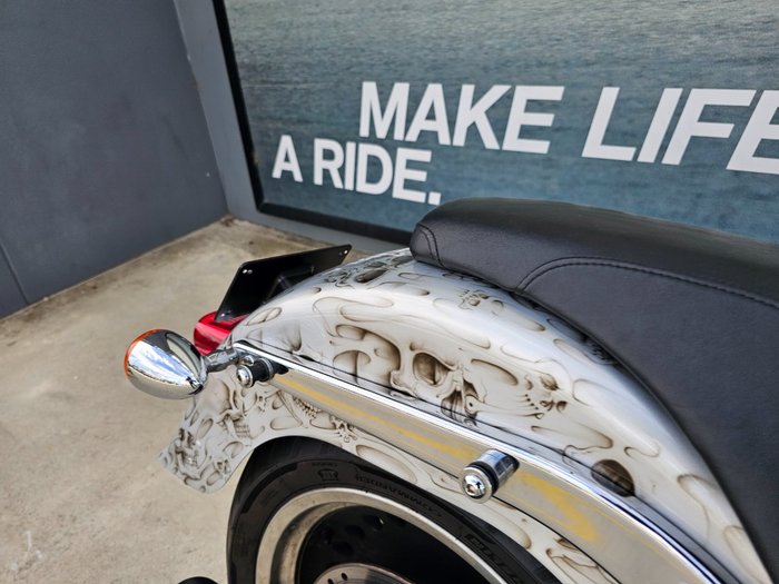 2011 HARLEY-DAVIDSON FLSTF FAT BOY Silver