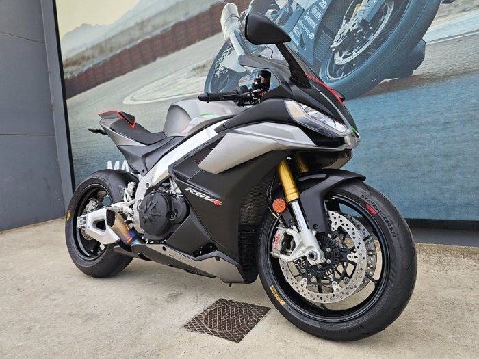 2021 APRILIA RSV4 RR GREY