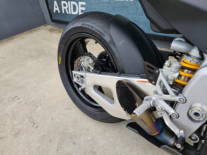 2021 APRILIA RSV4 RR GREY