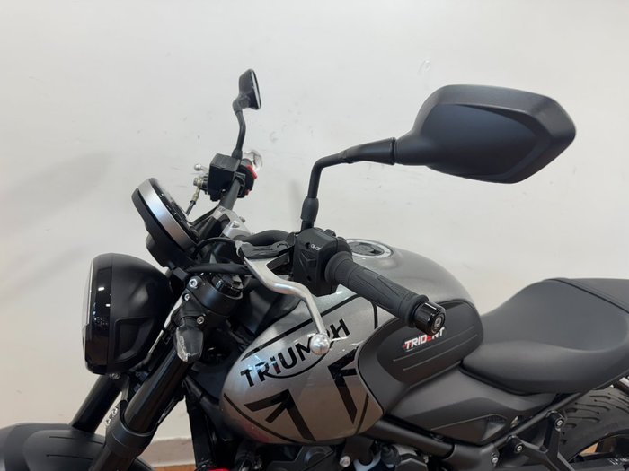 2022 Triumph TRIDENT 660 SILVER