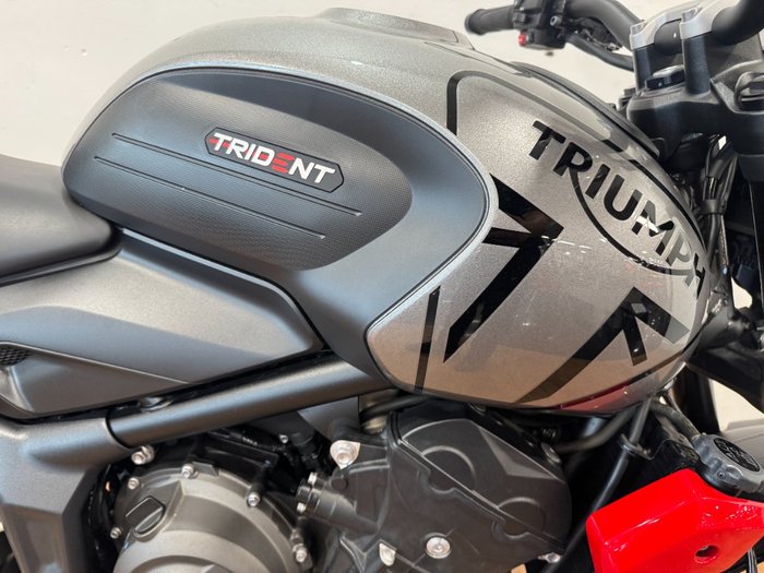 2022 Triumph TRIDENT 660 SILVER
