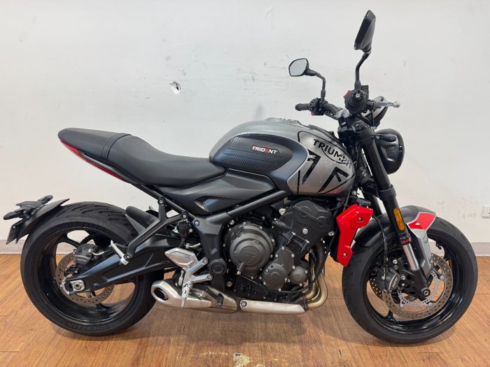 2022 Triumph TRIDENT 660 SILVER