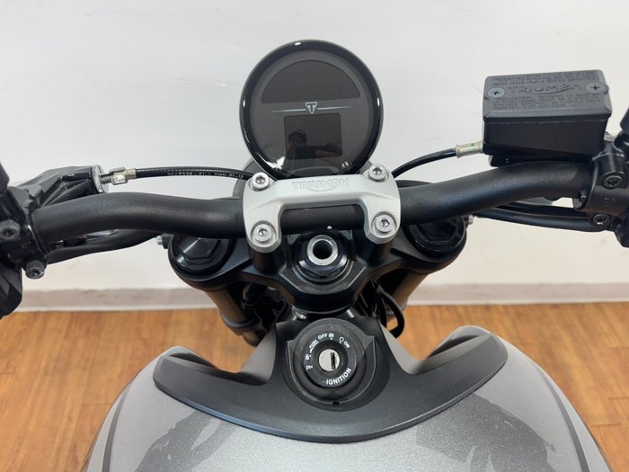 2022 Triumph TRIDENT 660 SILVER