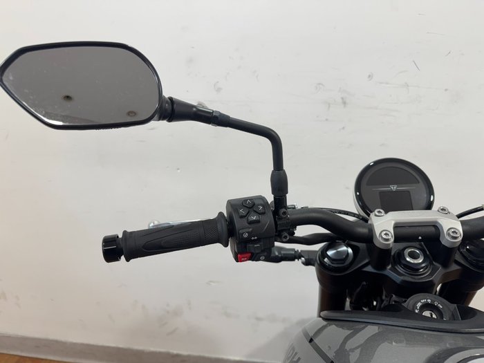 2022 Triumph TRIDENT 660 SILVER