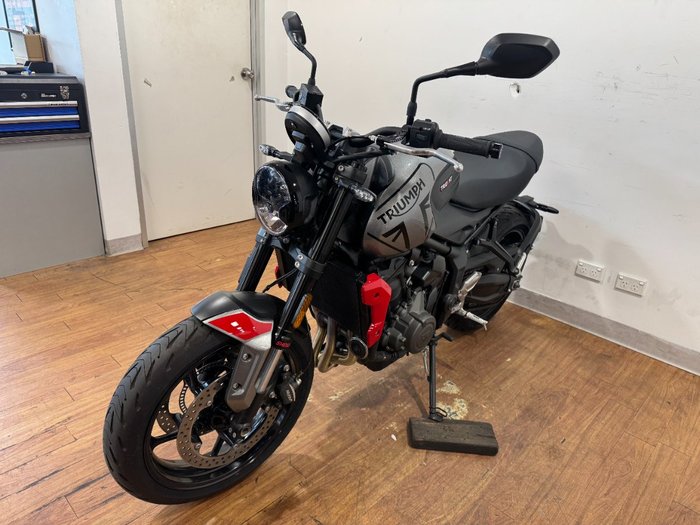 2022 Triumph TRIDENT 660 SILVER