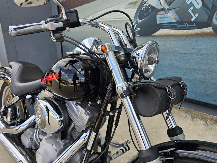 2006 HARLEY-DAVIDSON FXSTI SOFTAIL Black