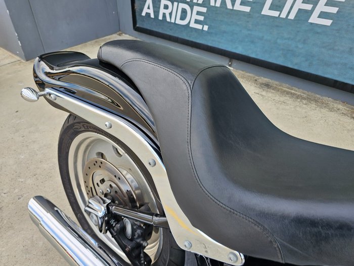 2006 HARLEY-DAVIDSON FXSTI SOFTAIL Black