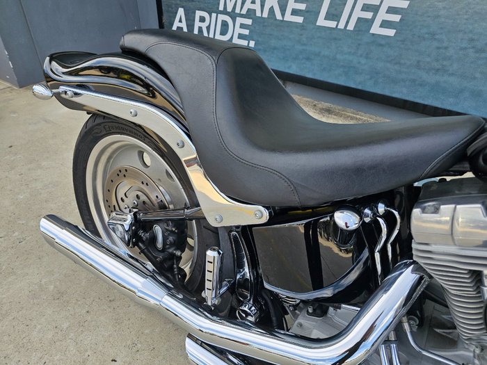 2006 HARLEY-DAVIDSON FXSTI SOFTAIL Black