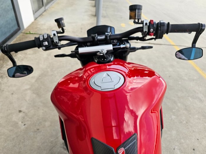 2022 DUCATI STREETFIGHTER V2 Red